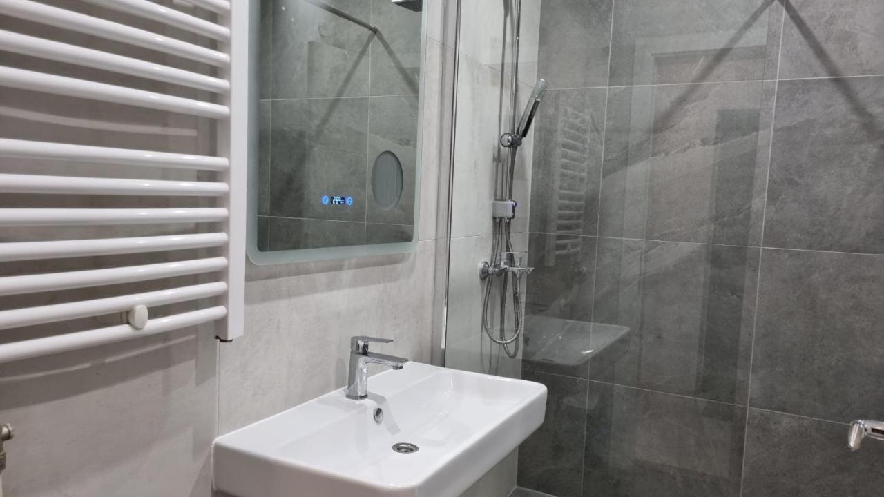 Grove Apartment + Free Parking Novi Sad Luaran gambar